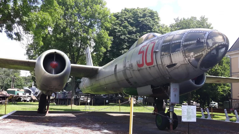 Ił-28.001